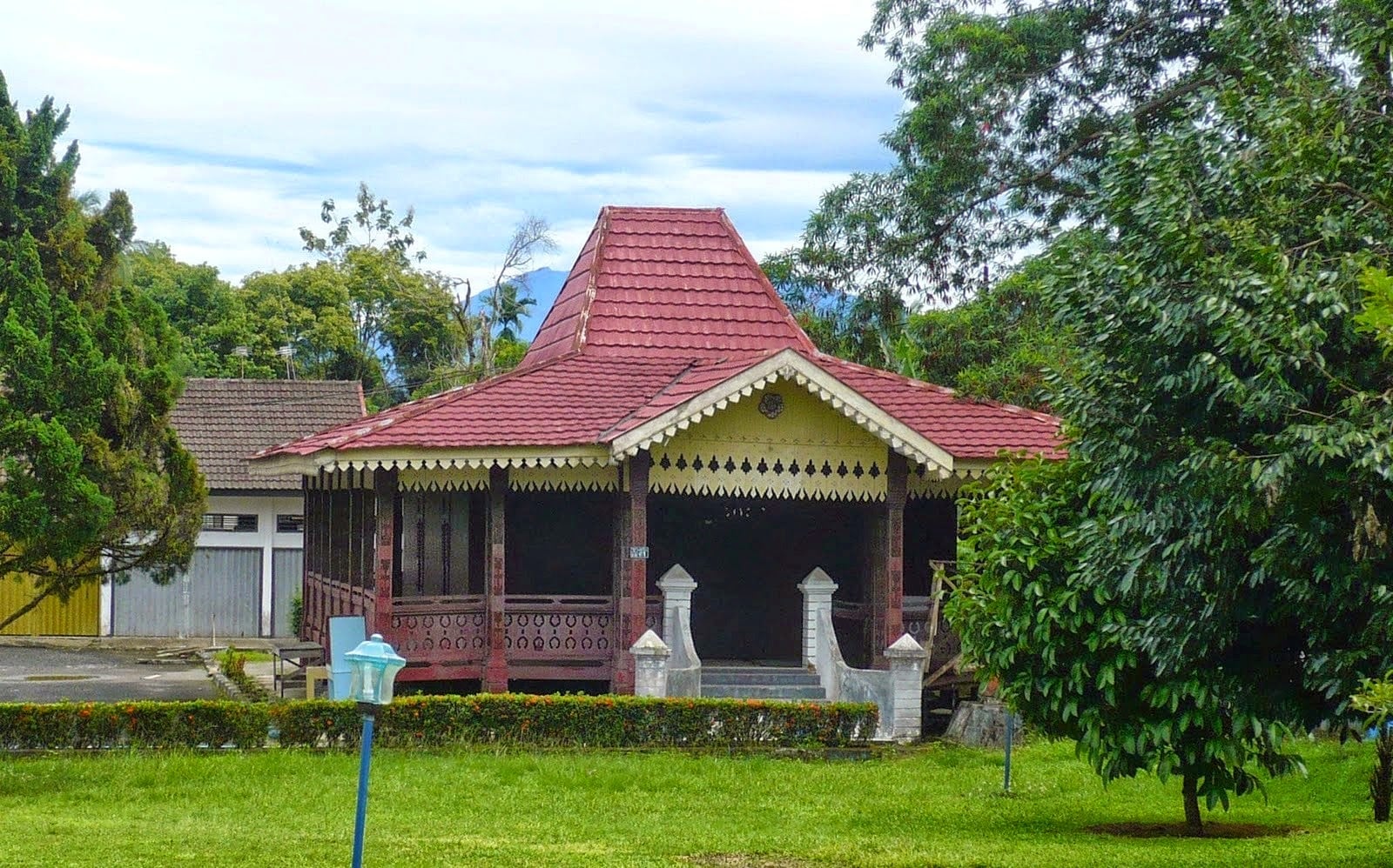 Anggun 21 Gambar Rumah Adat Jawa Tengah 46 Di Dekorasi Interior Rumah untuk 21 Gambar Rumah Adat Jawa Tengah