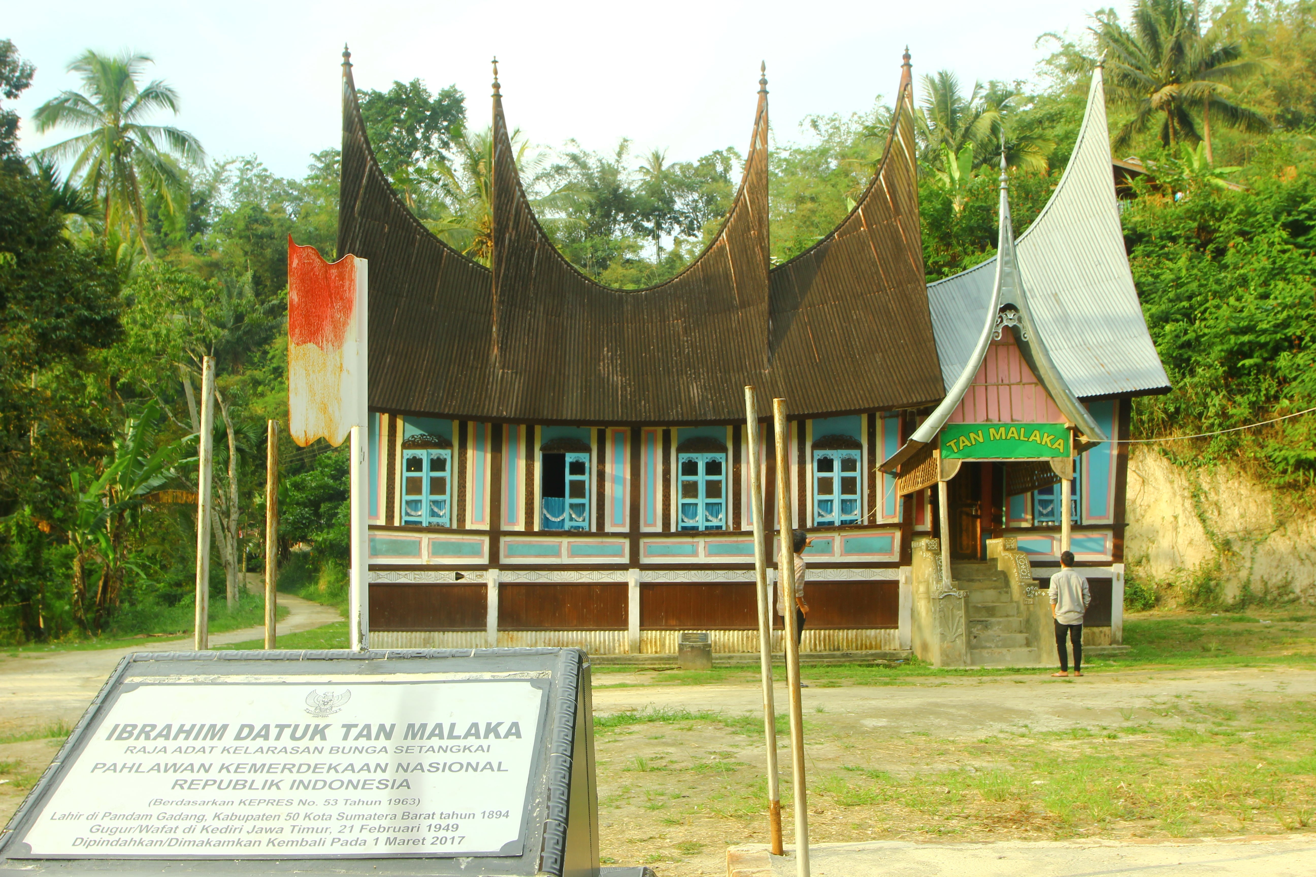 Paling keren 21 Gambar Rumah Adat Jawa Timur 13 Bangun Ide Dekorasi Rumah Kecil oleh 21 Gambar Rumah Adat Jawa Timur