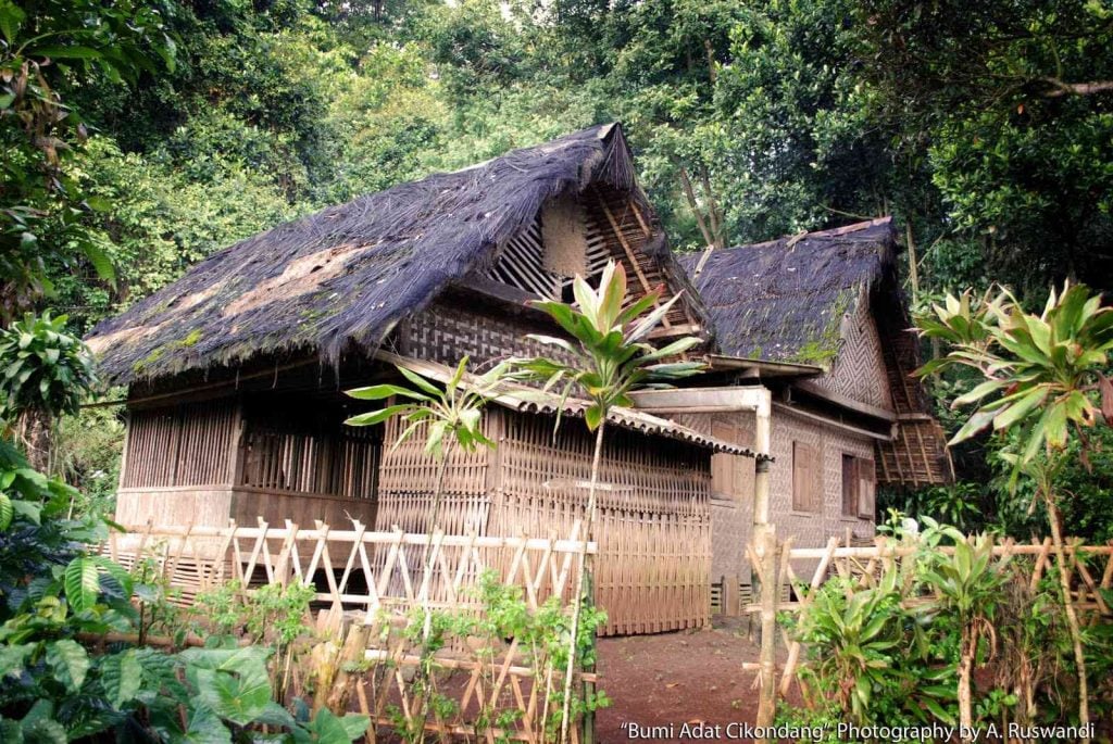 Sempurna 21 Gambar Rumah Adat Sunda 39 Bangun Desain Dekorasi Mebel