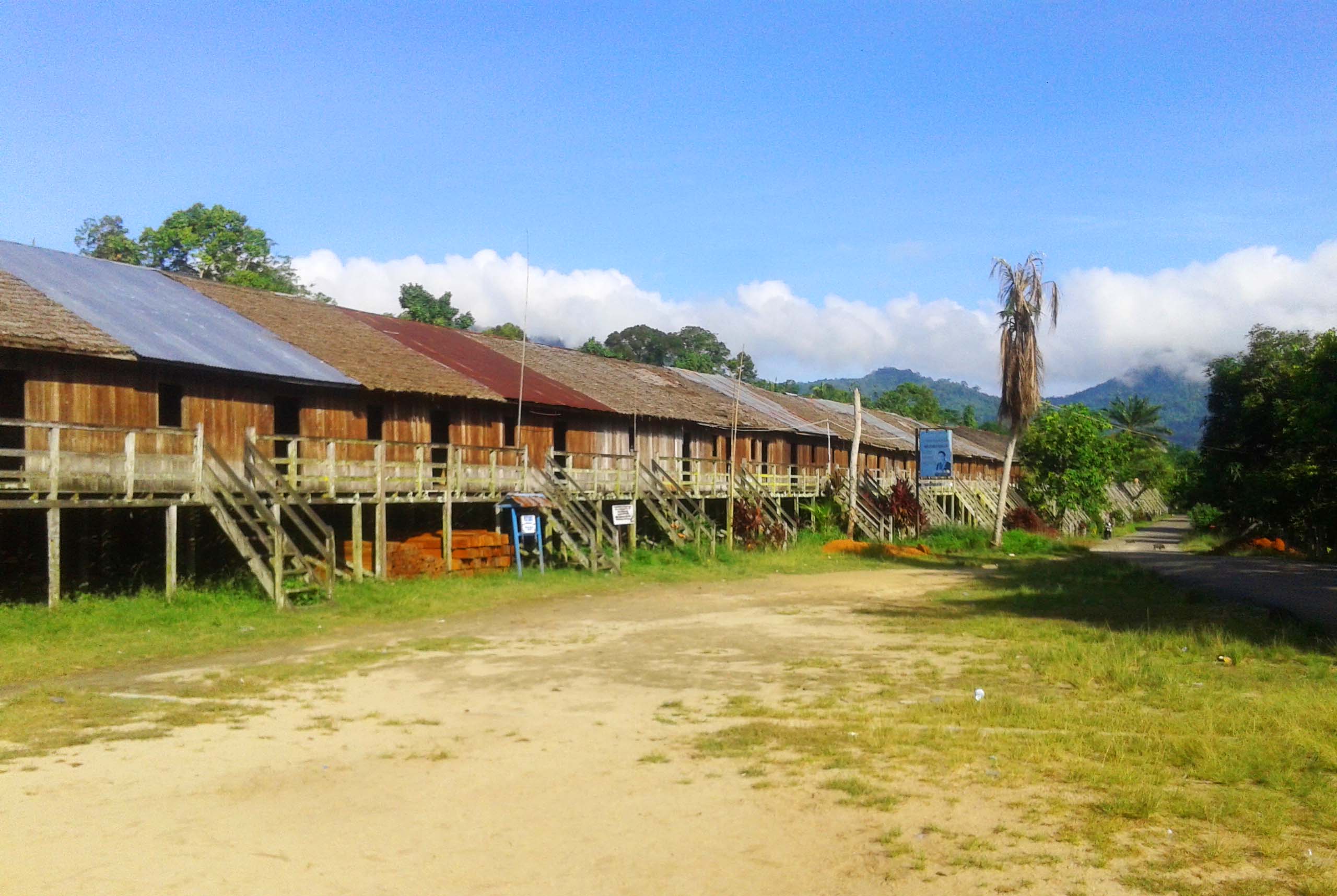 Terbaik 21 Gambar Rumah Adat Dayak 21 Untuk Ide Dekorasi Rumah Kecil untuk 21 Gambar Rumah Adat Dayak