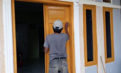 31 Ragam Seni Cat Pintu Rumah Paling Banyak di Cari