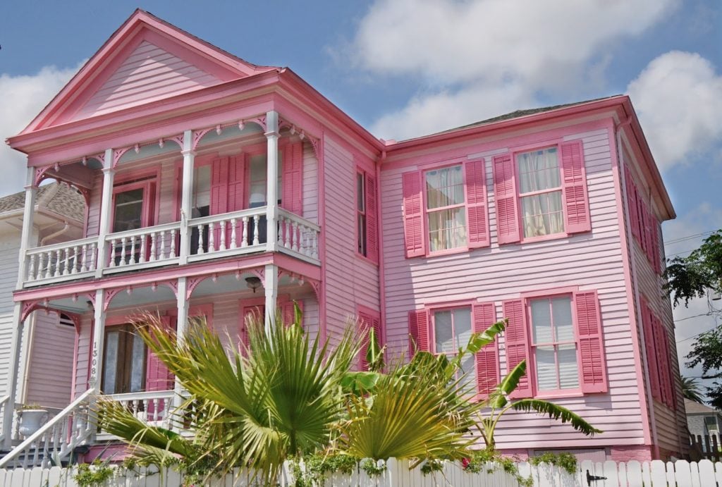 Desain Cat Rumah Minimalis Warna Pink - Arcadia Design Architect