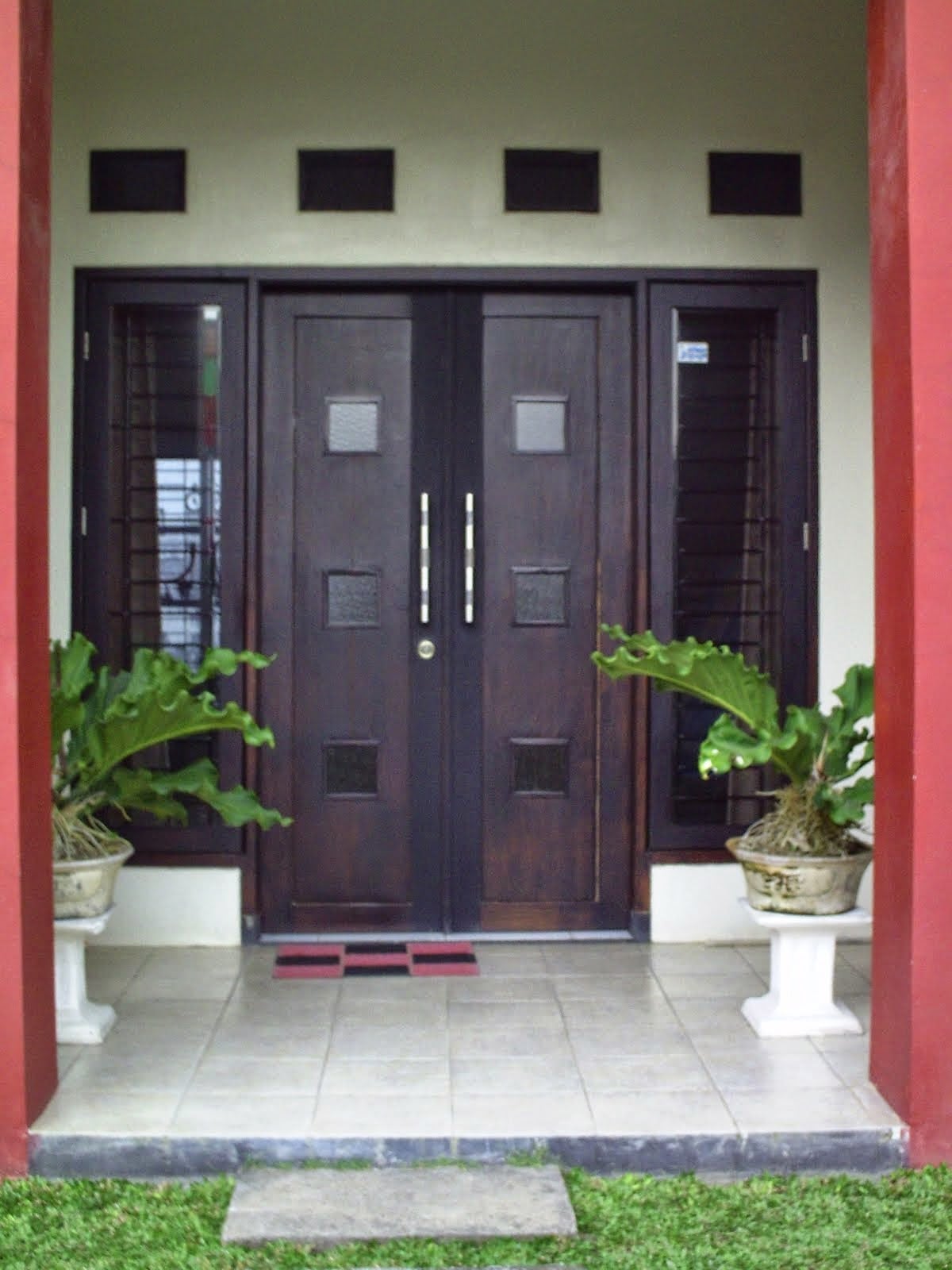 61 Ide Cantik Desain Pintu Rumah Minimalis Istimewa Banget