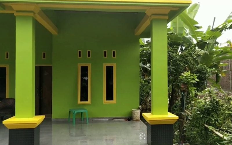 27 Inspirasi Desain Teras Rumah Hijau Terlengkap