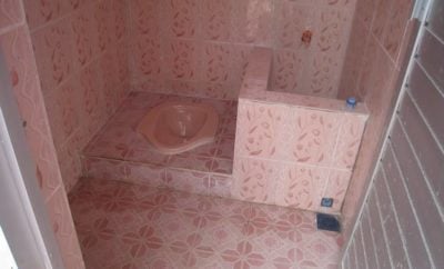 31 Inspirasi Desain Kamar Mandi Perumahan Paling Banyak di Cari