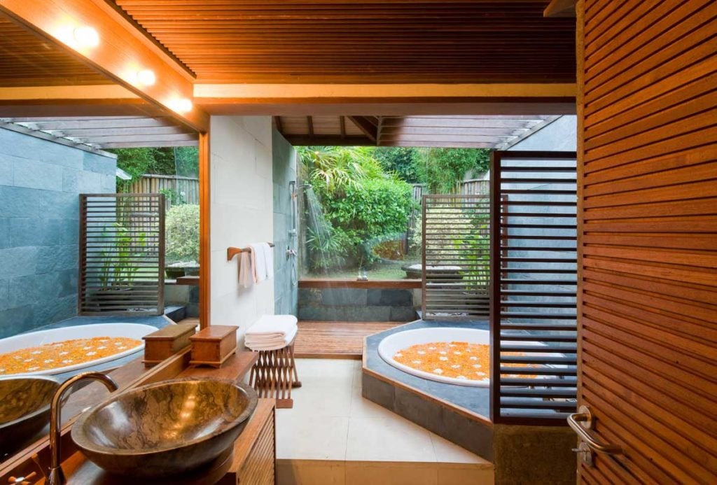 44 Inspirasi Desain Kamar Mandi Villa Bali Paling Banyak di Cari