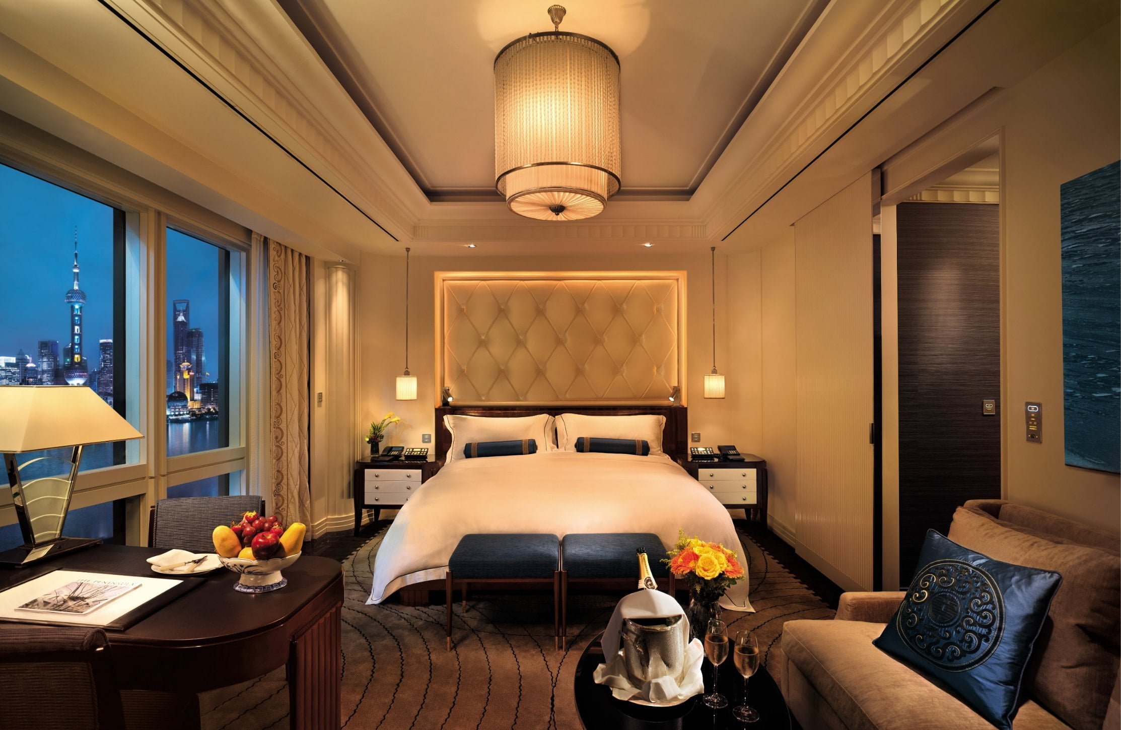 29 Kumpulan Dekorasi Kamar Tidur Hotel Paling Populer di Dunia