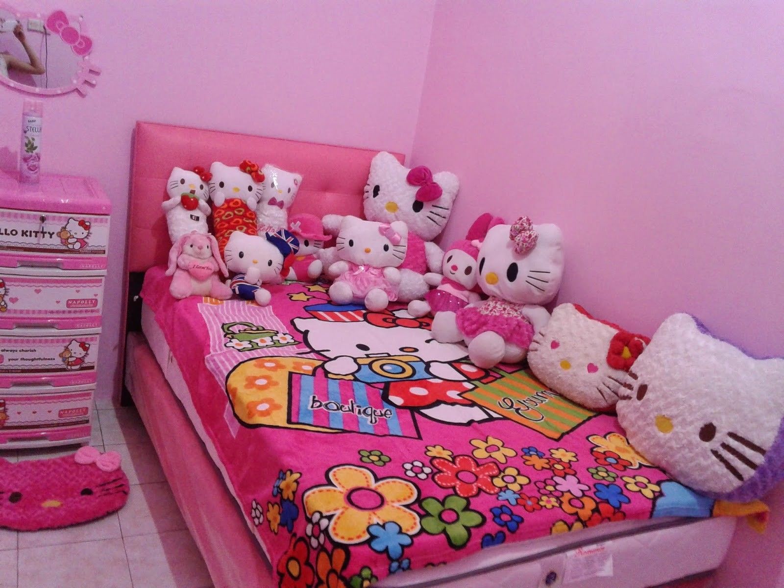 58 Ide Cantik Desain Kamar Tidur Hello Kitty Sederhana Terlengkap